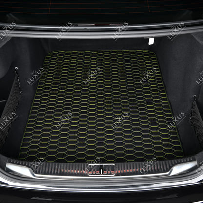 Tapis de Coffre sur Mesure Premium Luxus – Motif Nid d’Abeille Noir avec Surpiqûres Vertes