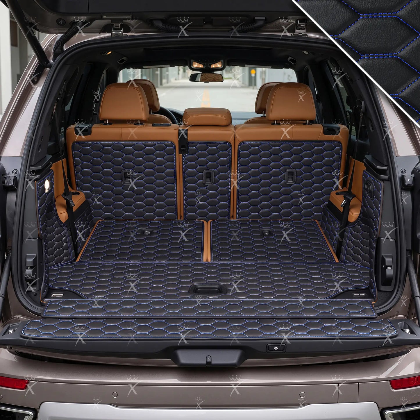 Tapis de Coffre 3D Intégral sur Mesure Premium Luxus – Motif Nid d’Abeille Noir avec Surpiqûres Bleues