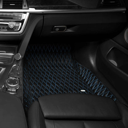 Tapis de Sol 3D sur Mesure Premium Luxus – Motif Double Losange Noir avec Surpiqûres Bleues