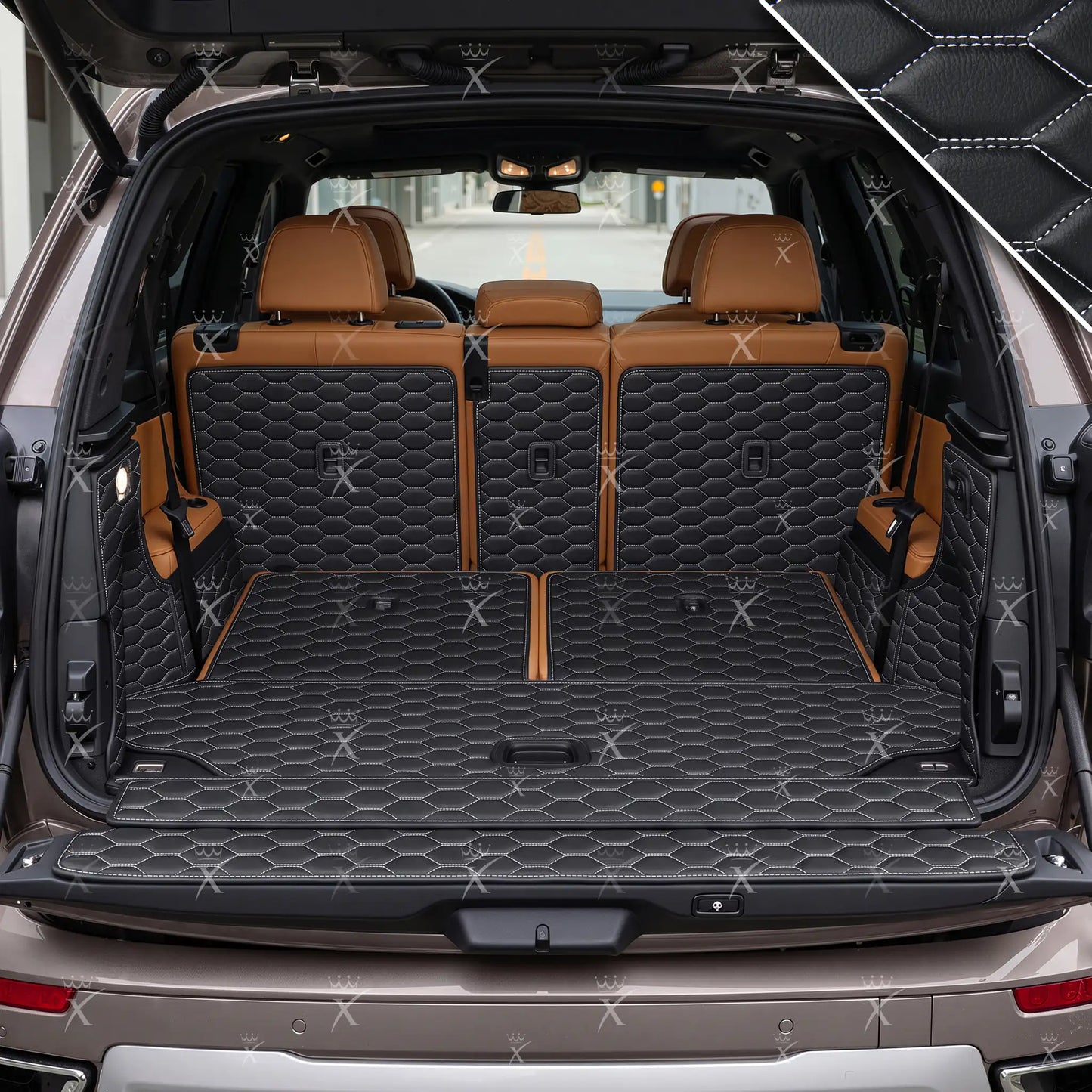 Tapis de Coffre 3D Intégral sur Mesure Premium Luxus – Motif Nid d’Abeille Noir avec Surpiqûres Blanches