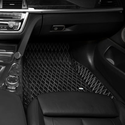 Tapis de Sol 3D sur Mesure Premium Luxus – Motif Double Losange Noir avec Surpiqûres Blanches