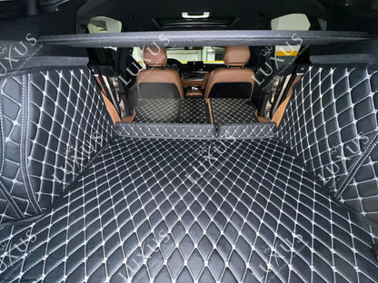 Tapis de Coffre 3D Intégral sur Mesure Premium Luxus – Motif Losange Noir avec Surpiqûres Bleues
