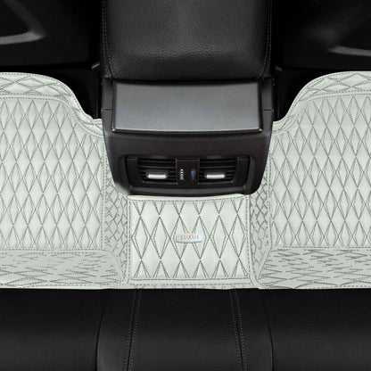 Tapis de Sol 3D sur Mesure Premium Luxus – Motif Double Losange Blanc Neige avec Surpiqûres Noires