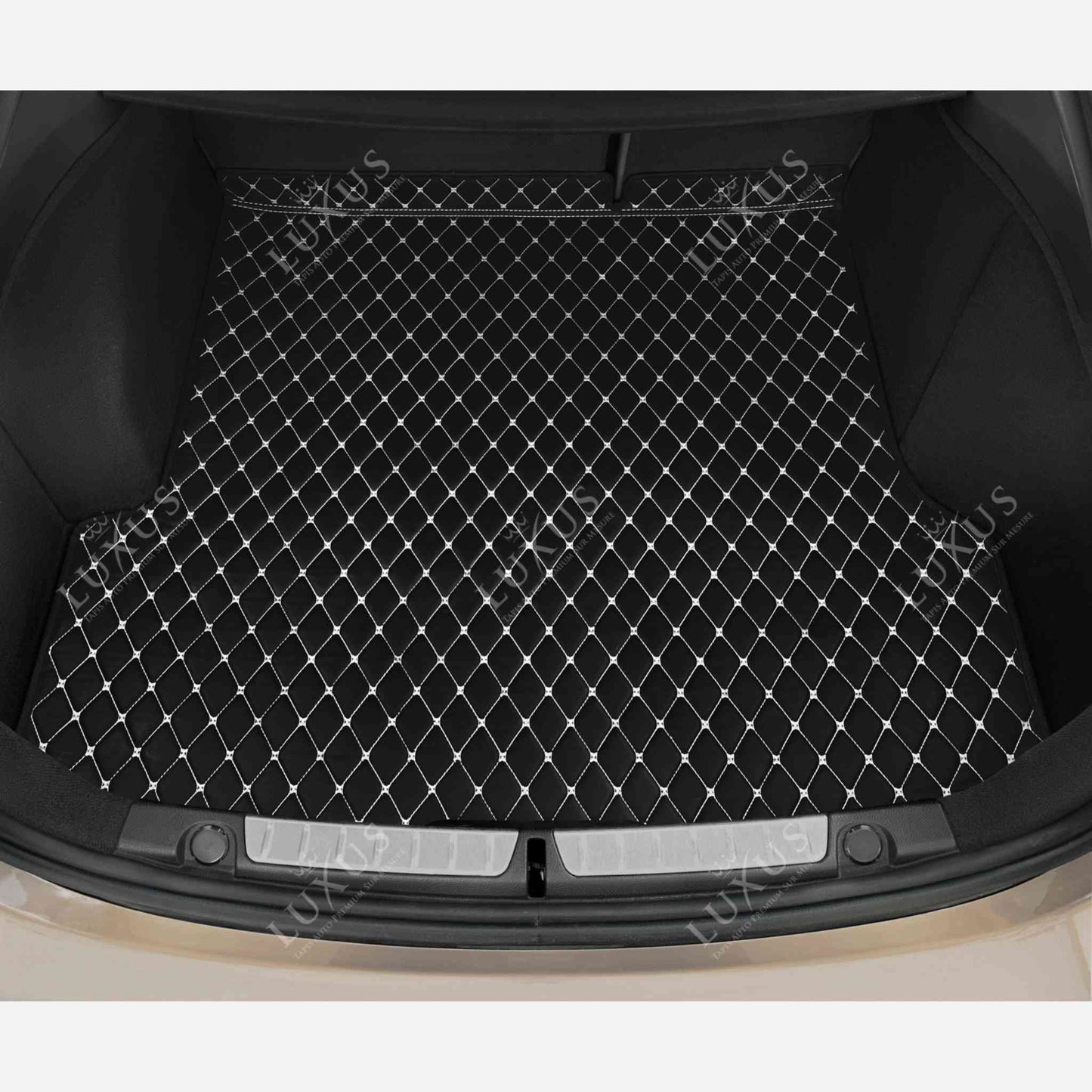Tapis de Coffre sur Mesure Premium Luxus – Motif Losange Noir avec Surpiqûres Blanches