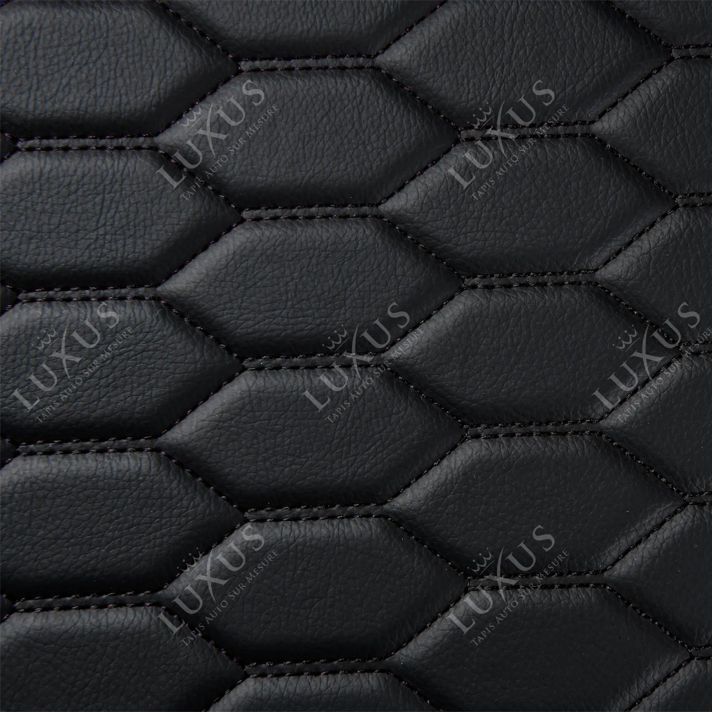 Tapis de Coffre 3D Intégral sur Mesure Premium Luxus – Motif Nid d’Abeille Noir avec Surpiqûres Noires