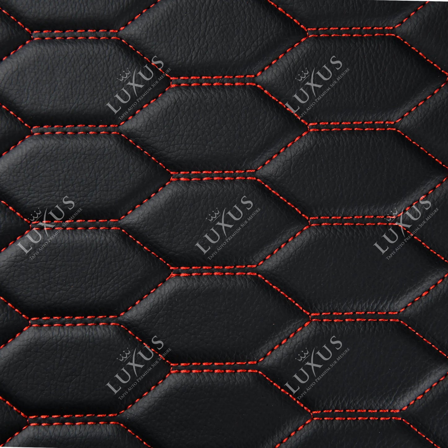 Tapis de Coffre sur Mesure Premium Luxus – Motif Nid d’Abeille Noir avec Surpiqûres Rouges