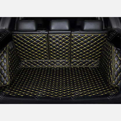 Tapis de Coffre 3D Intégral sur Mesure Premium Luxus – Motif Losange Noir avec Surpiqûres Jaunes