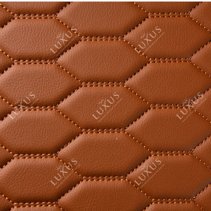 Tapis de Coffre sur Mesure Premium Luxus – Motif Nid d’Abeille Marron Caramel
