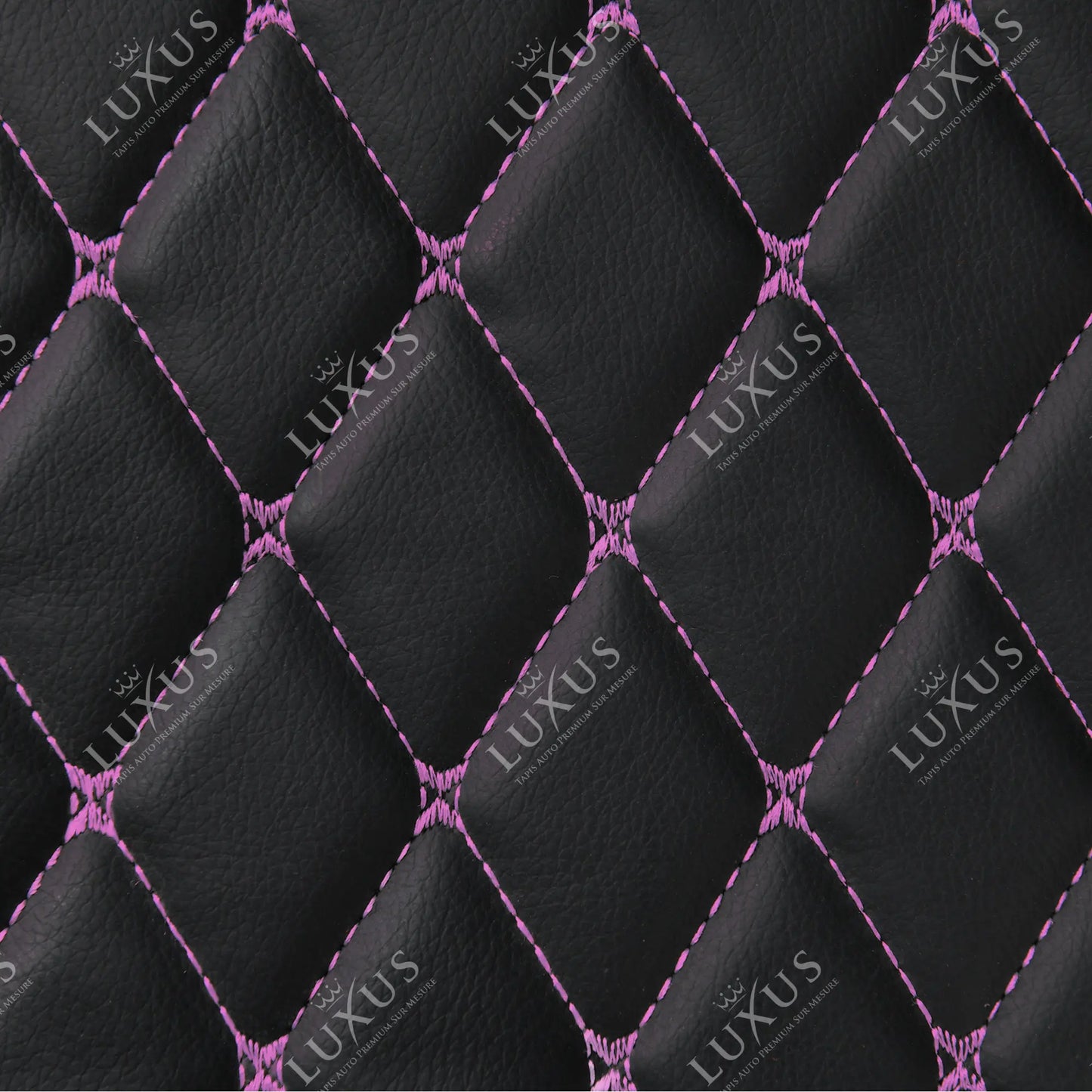 Tapis de Coffre 3D Intégral sur Mesure Premium Luxus – Motif Losange Noir avec Surpiqûres Mauves