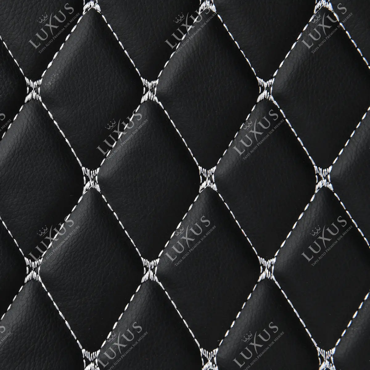 Tapis de Coffre sur Mesure Premium Luxus – Motif Losange Noir avec Surpiqûres Blanches