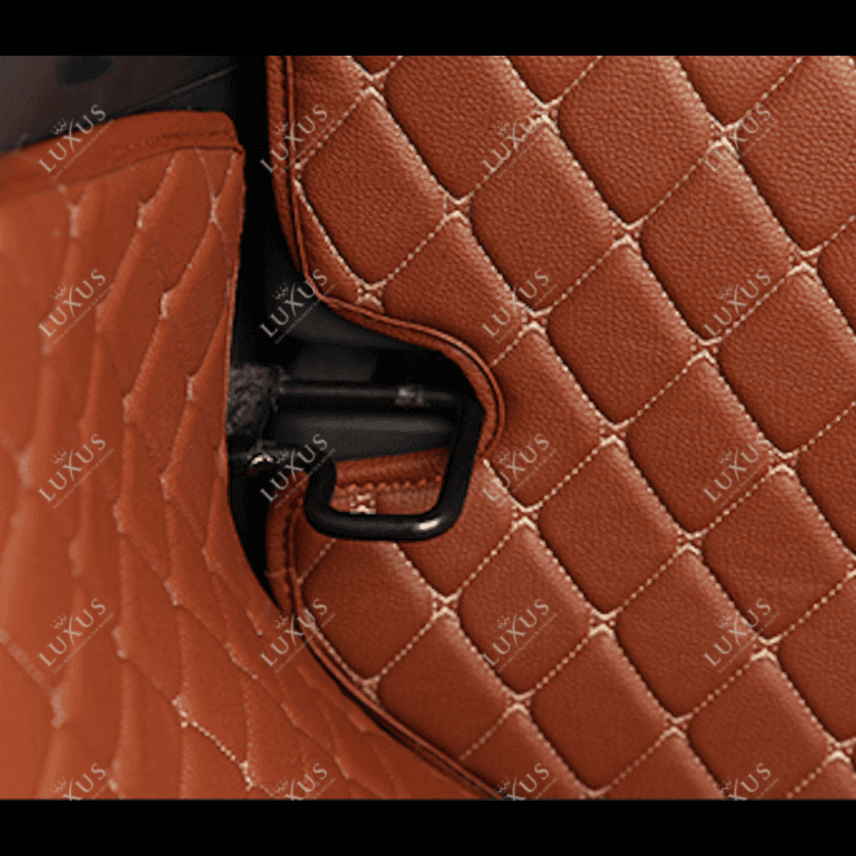 Tapis de Coffre 3D Intégral sur Mesure Premium Luxus – Motif Losange Marron Caramel